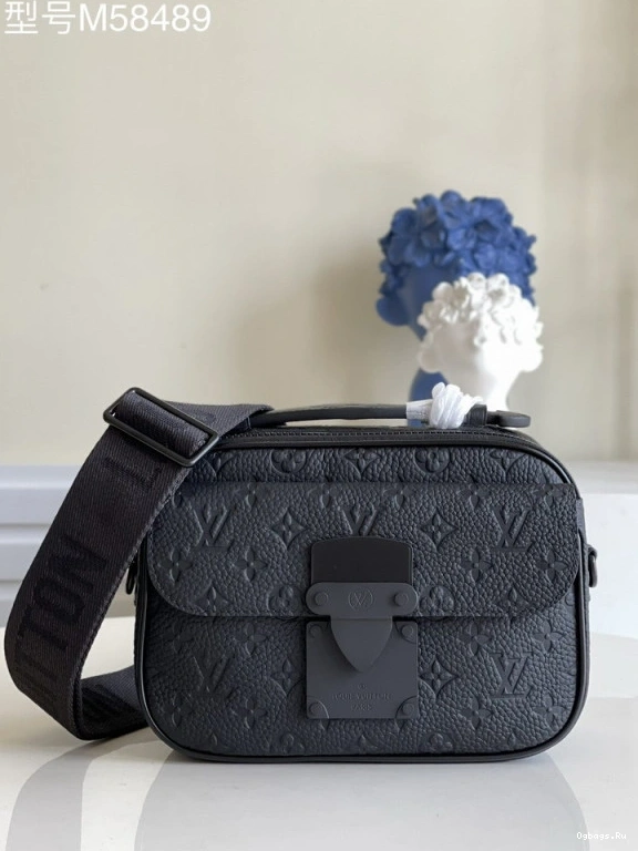 VUITTON S LOUIS LOCK MESSENGER 0227